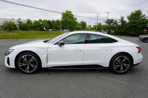 Ibis White 2022 Audi e-tron GT Premium Plus