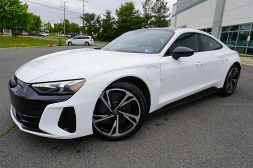 Ibis White 2022 Audi e-tron GT Premium Plus