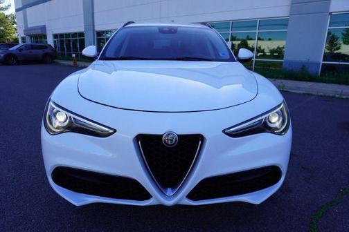 White 2018 Alfa Romeo Stelvio Base