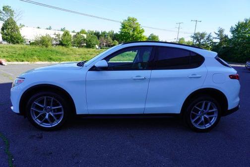 White 2018 Alfa Romeo Stelvio Base