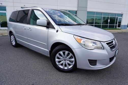 2012 Volkswagen Routan SE