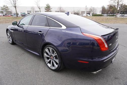 2015 Jaguar XJ Base