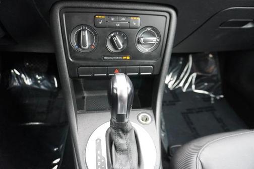 2016 Volkswagen Beetle 1.8T Wolfsburg Edition w/PZEV