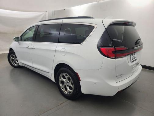 Bright White Clearcoat 2022 Chrysler Pacifica Limited