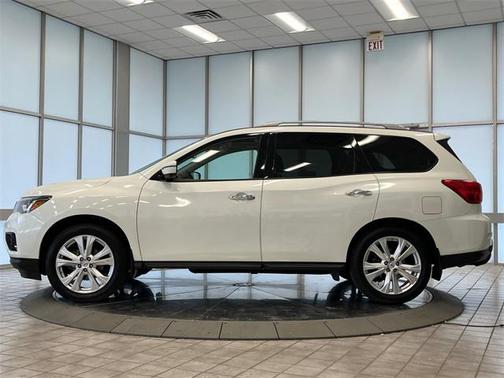 2019 Nissan Pathfinder SL
