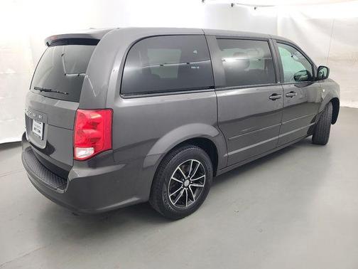 Granite Crystal Metallic Clearcoat 2014 Dodge Grand Caravan SXT