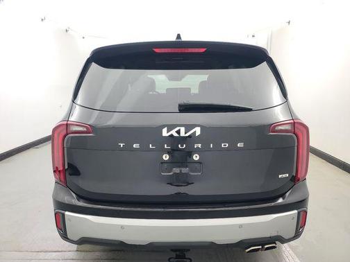 Ebony Black 2023 Kia Telluride S