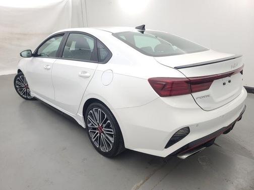 Snow White Pearl 2023 Kia Forte GT
