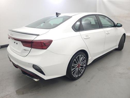 Snow White Pearl 2023 Kia Forte GT