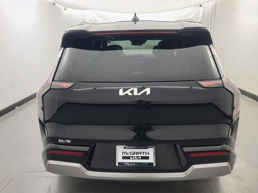 Aurora Black Pearl 2024 Kia EV9 Land