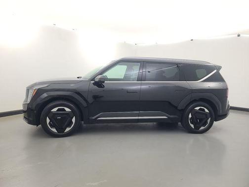 Aurora Black Pearl 2024 Kia EV9 Land