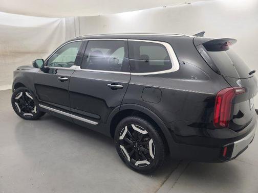 Ebony Black 2023 Kia Telluride S