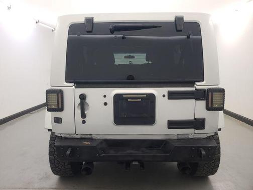 Bright Silver Metallic Clearcoat 2012 Jeep Wrangler Unlimited Sahara