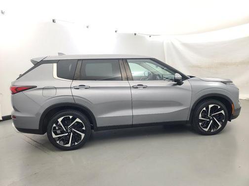 Mercury Gray Metallic 2022 Mitsubishi Outlander SE S-AWC