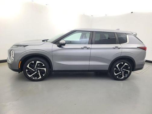 Mercury Gray Metallic 2022 Mitsubishi Outlander SE S-AWC