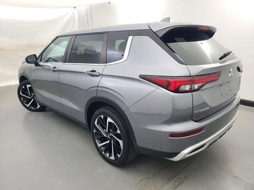 Mercury Gray Metallic 2022 Mitsubishi Outlander SE S-AWC