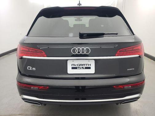 Mythos Black Metallic 2024 Audi Q5 45 S line Premium Plus