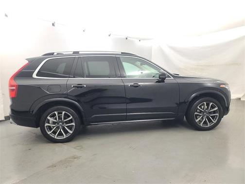 2018 Volvo XC90 T5 Momentum