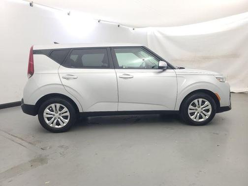 Sparkling Silver 2020 Kia Soul LX