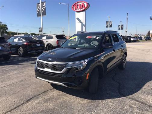 Cherry Black 2021 Kia Seltos EX