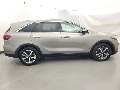 Titanium Silver 2019 Kia Sorento EX