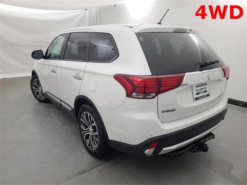 2016 Mitsubishi Outlander SE