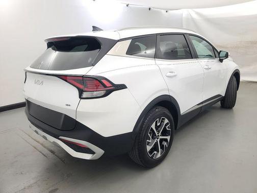 Glacial White Pearl 2023 Kia Sportage EX