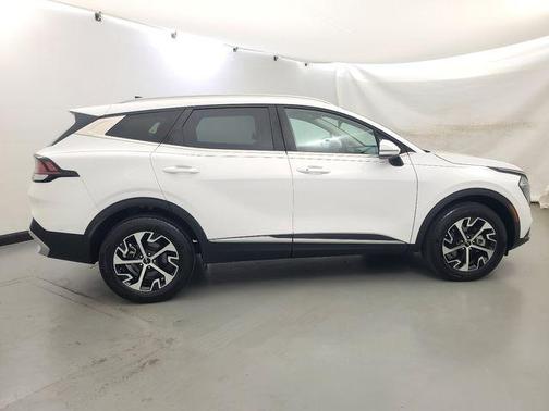 Glacial White Pearl 2023 Kia Sportage EX