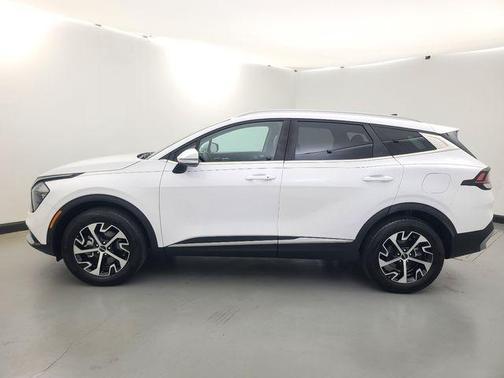 Glacial White Pearl 2023 Kia Sportage EX