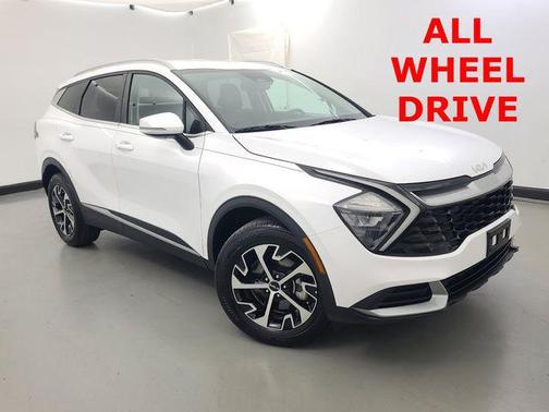 Glacial White Pearl 2023 Kia Sportage EX