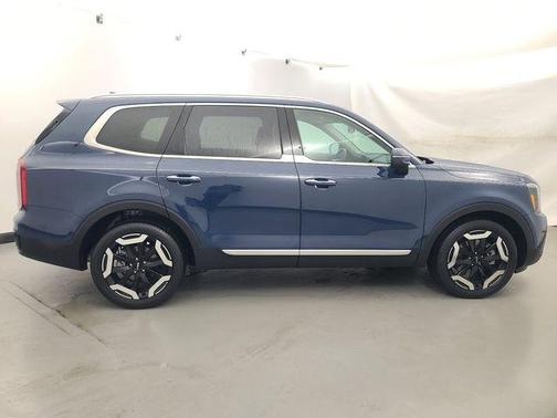Midnight Lake Blue 2024 Kia Telluride S