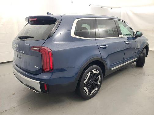 Midnight Lake Blue 2024 Kia Telluride S