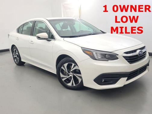 Crystal White Pearl 2022 Subaru Legacy Premium