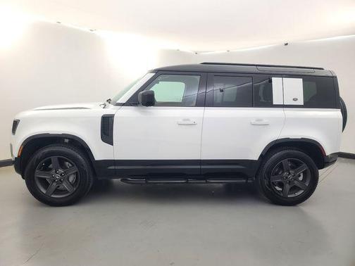 Fuji White 2024 Land Rover Defender 110 P400 X-Dynamic SE