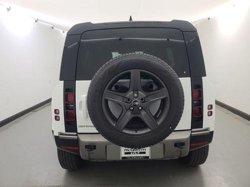 Fuji White 2024 Land Rover Defender 110 P400 X-Dynamic SE