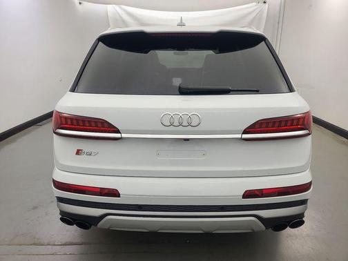 Glacier White Metallic 2022 Audi SQ7 4.0T Prestige