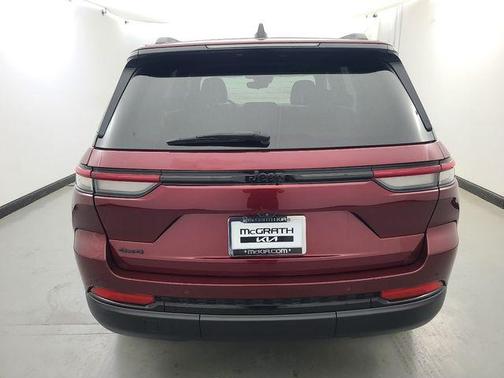 Velvet Red Pearlcoat 2023 Jeep Grand Cherokee Altitude