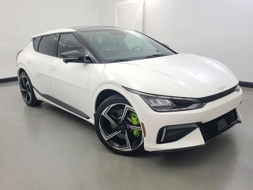 Snow White Pearl 2023 Kia EV6 GT