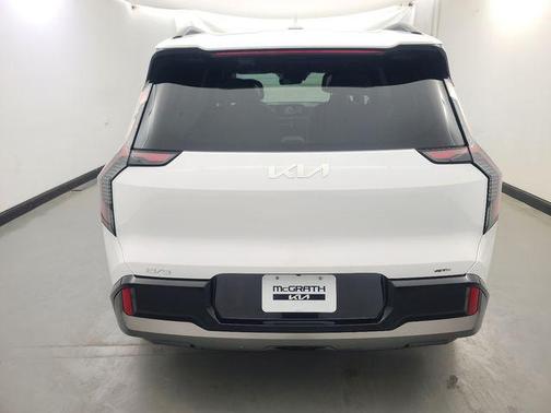 Glacial White Pearl 2025 Kia EV9 GT-Line