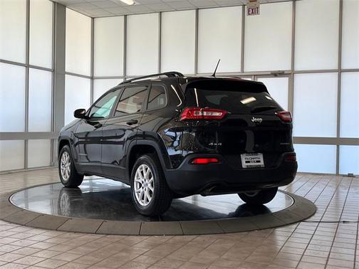 2017 Jeep Cherokee Sport