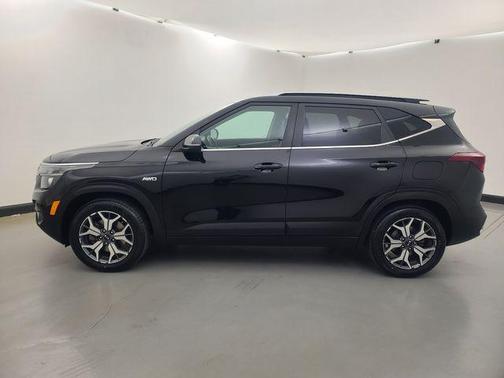 Cherry Black 2021 Kia Seltos EX