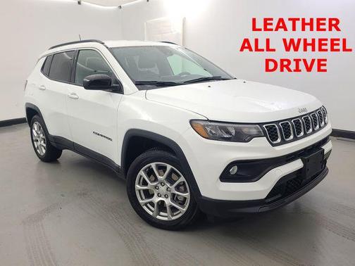 Bright White Clearcoat 2024 Jeep Compass Latitude Lux
