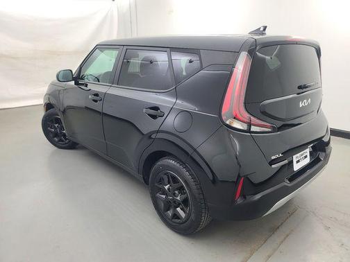 Fusion Black 2024 Kia Soul LX