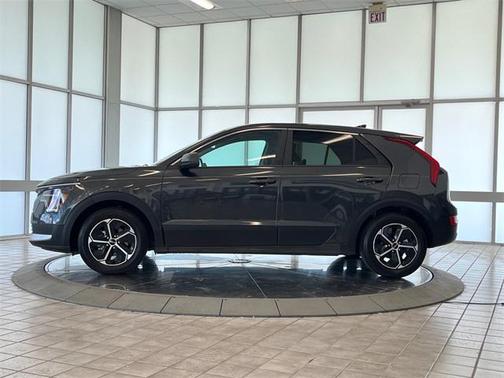 2023 Kia Niro LX