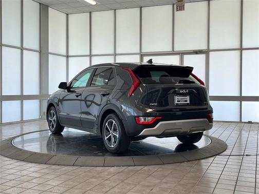 2023 Kia Niro LX
