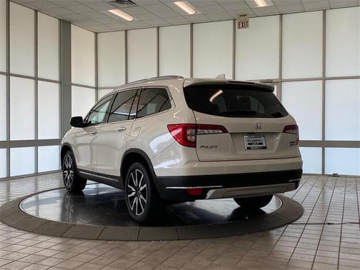2019 Honda Pilot Touring 8-Passenger