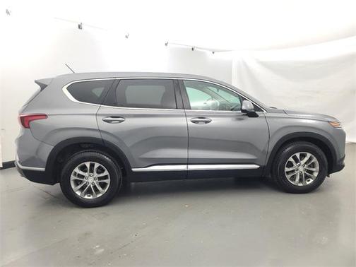 2019 Hyundai SANTA FE SE 2.4
