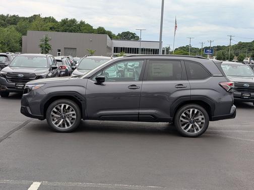 Magnetite Gray Metallic 2026 Subaru Forester Touring