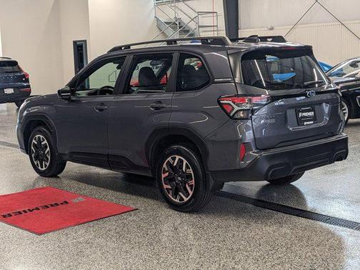 2025 Subaru Forester Base