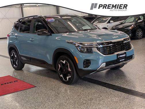 Pluton Blue/Black Roof 2025 Kia Seltos S